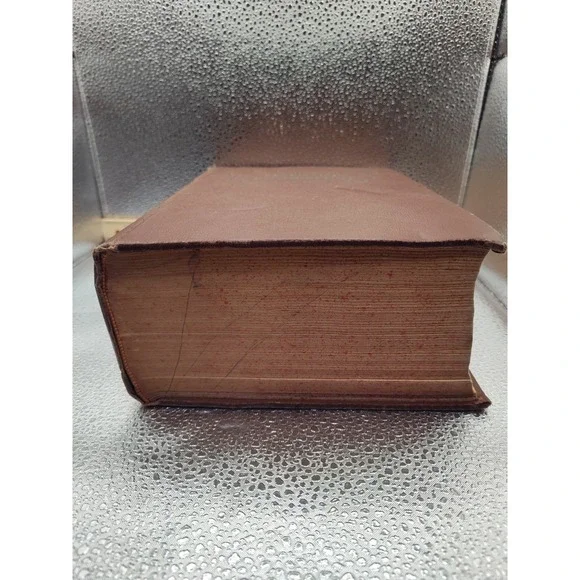 The Giant Book of Essential Knowledge The Practical‎ self educator